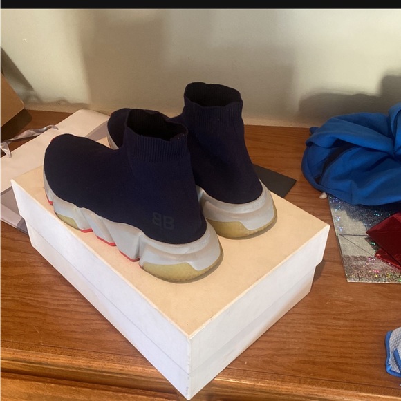 Selling my size 10 balenciagas good condition ready for pick up - Picture 4 of 4